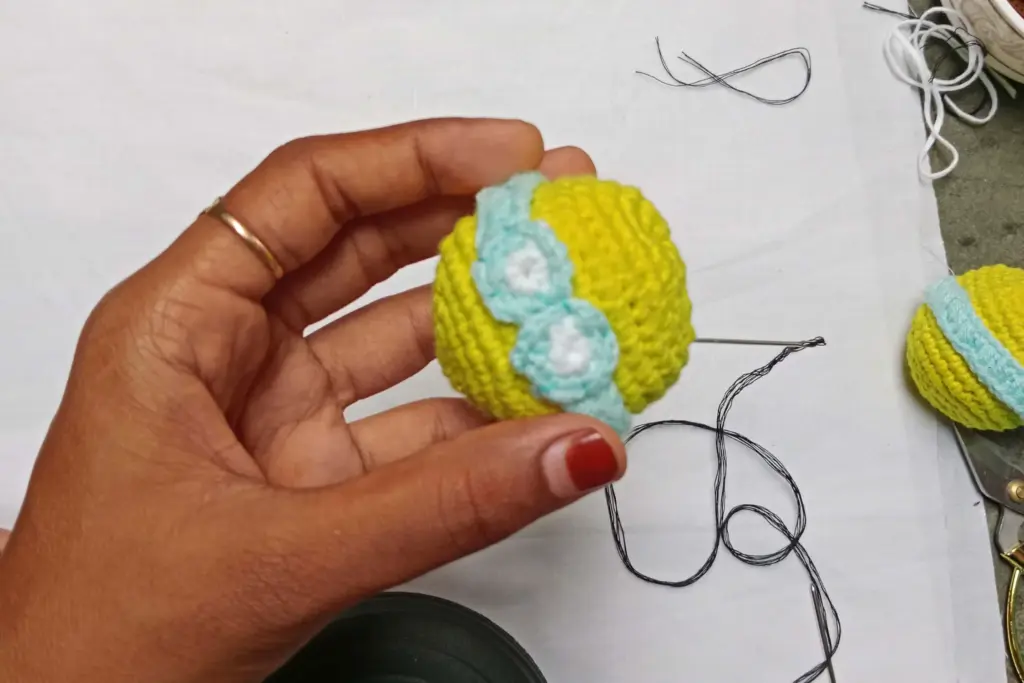 How to Crochet a Minions Keychain for Beginners