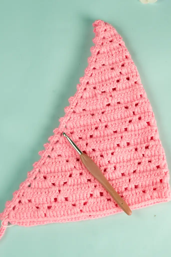 How to Crochet a Bandana with a Simple Flower Pattern