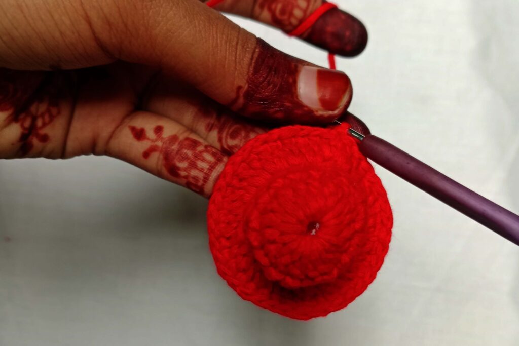 How to Crochet a Mini Hat for Beginners