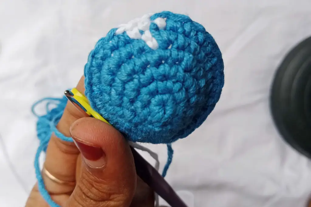 Narrowing and Closing the Upper Body